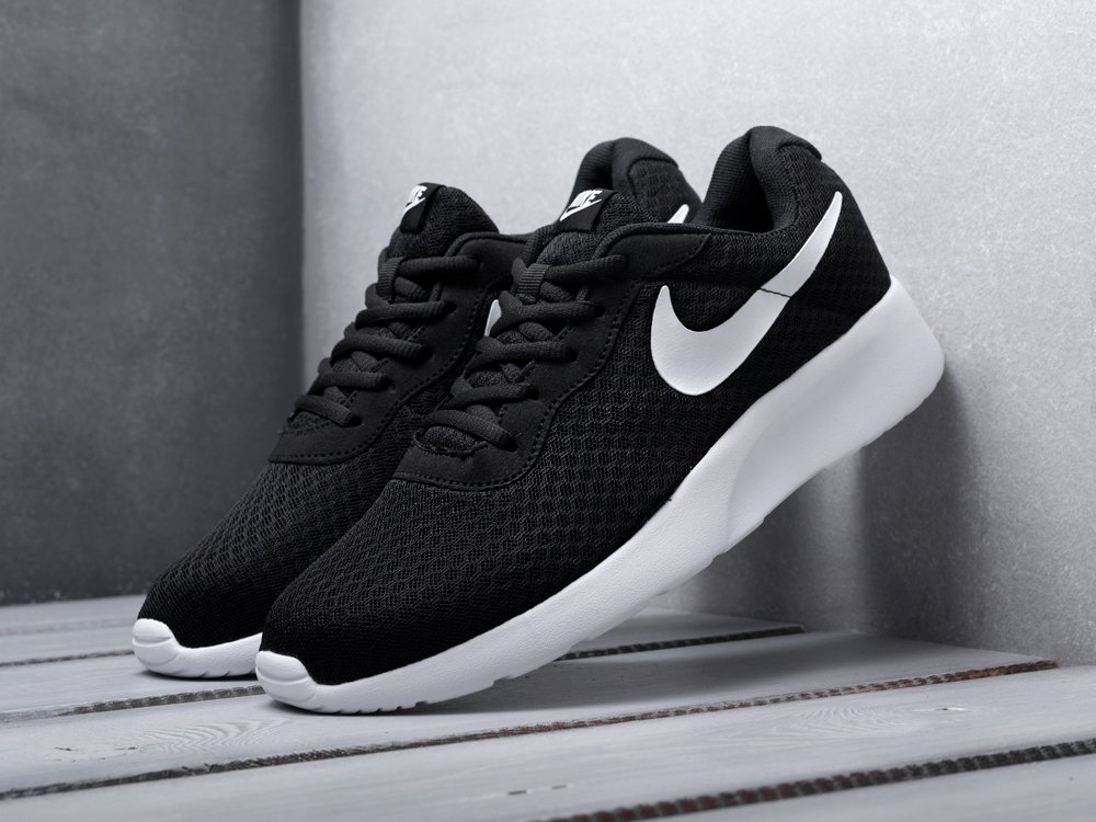 Nike Tanjun