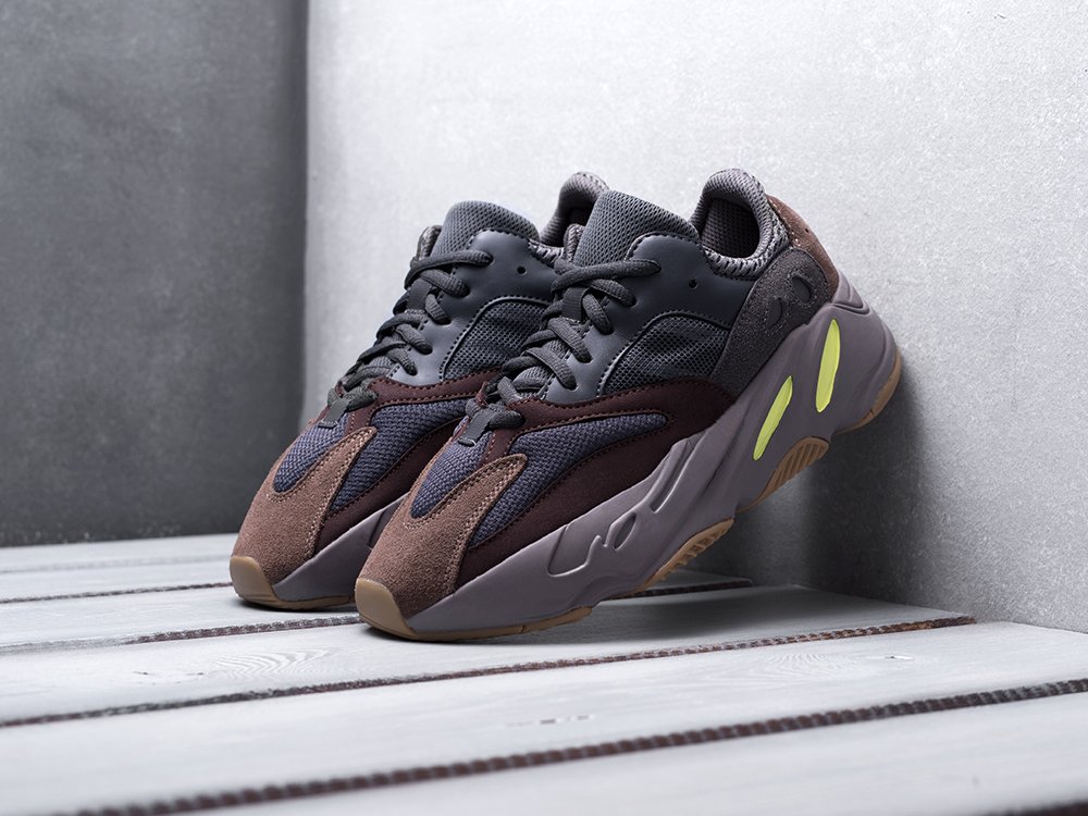 Precio yeezy 700 on sale