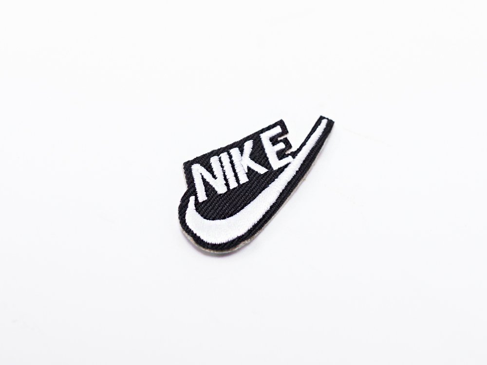 Логотип купить спб. Нашивка Nike SB. Термонашивка Шеврон Nike. Нашивки на одежду спортивные бренды. Нашивка на одежду Nike.