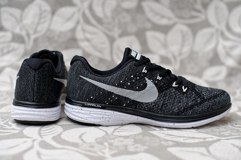 Nike flyknit lunar 1 ราคา sale