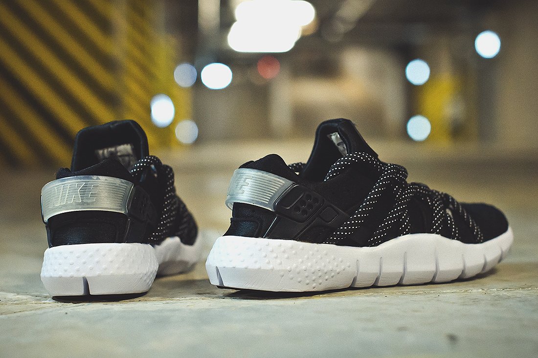 Nike huarache nm shop black white buy