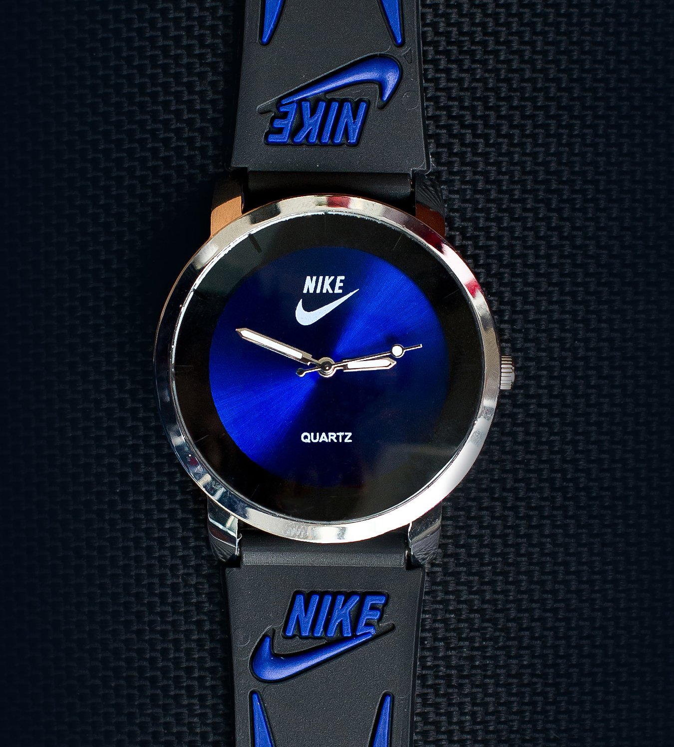 Купить часы quartz. Часы найк Quartz. Часы Nike кварц. Спортивные часы Nike. Наручные часы 1 Nike Quartz.