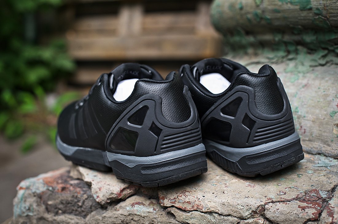 Adidas flux black size 4 on sale