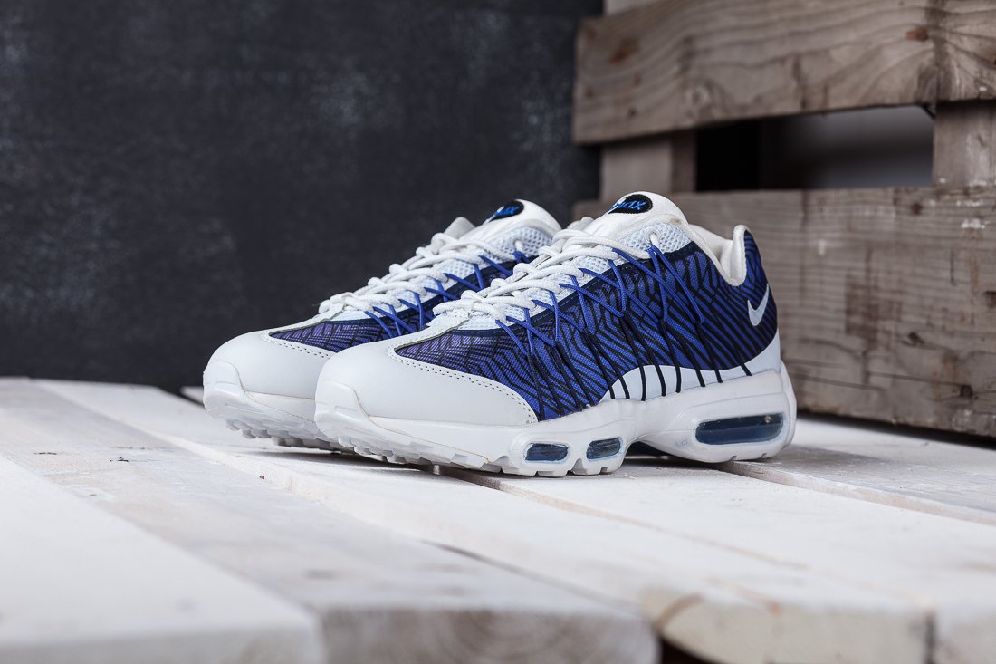 Nike air max 95 foot outlet district