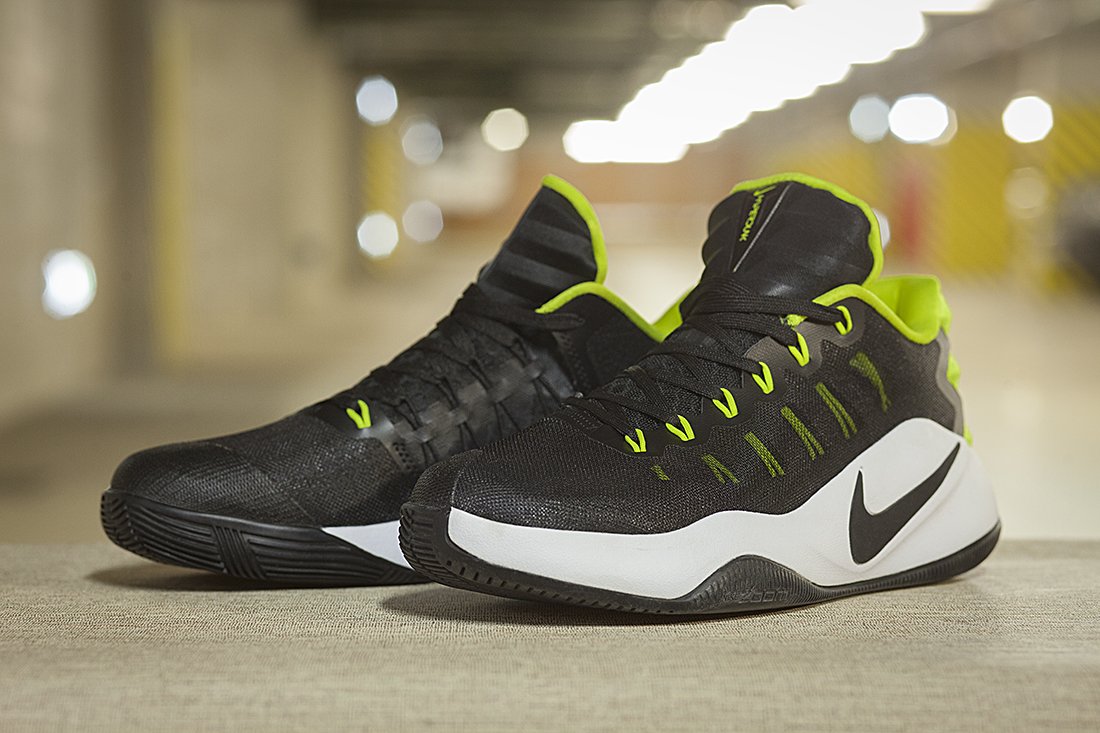 Nike hyperdunk shoes hotsell