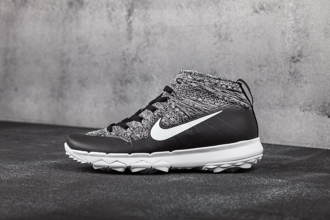 Nike flyknit chukka black on sale