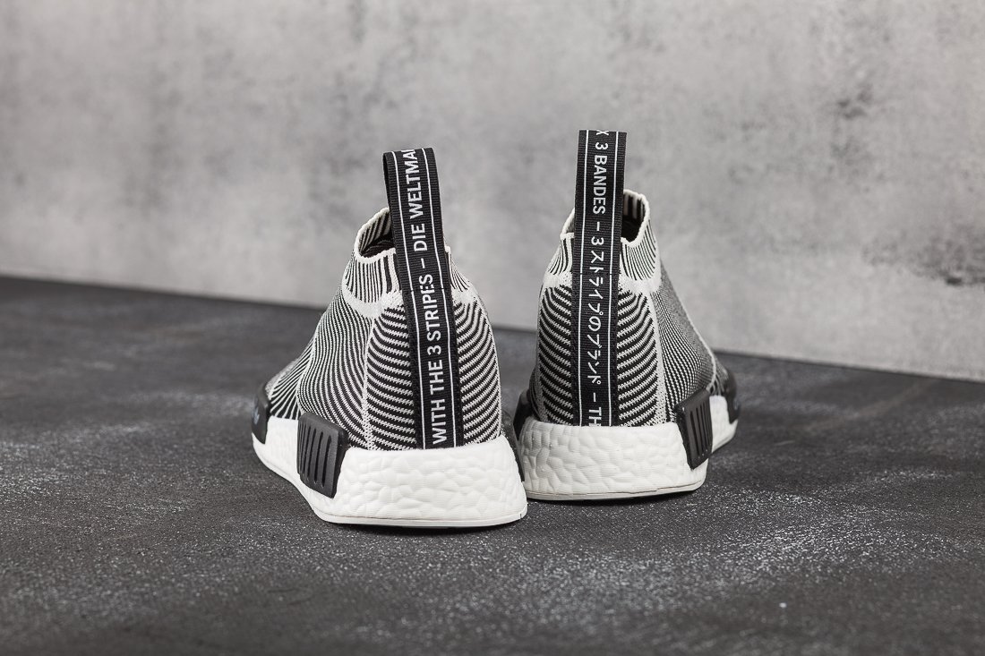 Nmd r1 hot sale sock