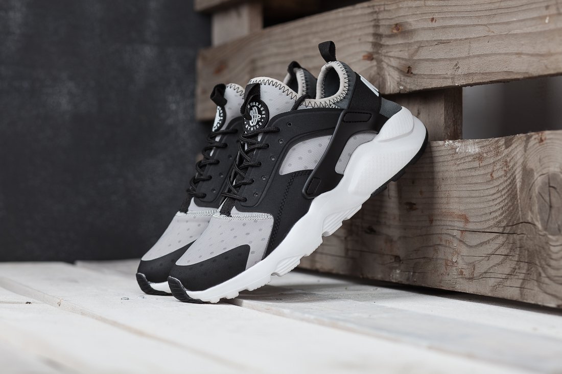 Nike air huarache run ultra sandal hotsell