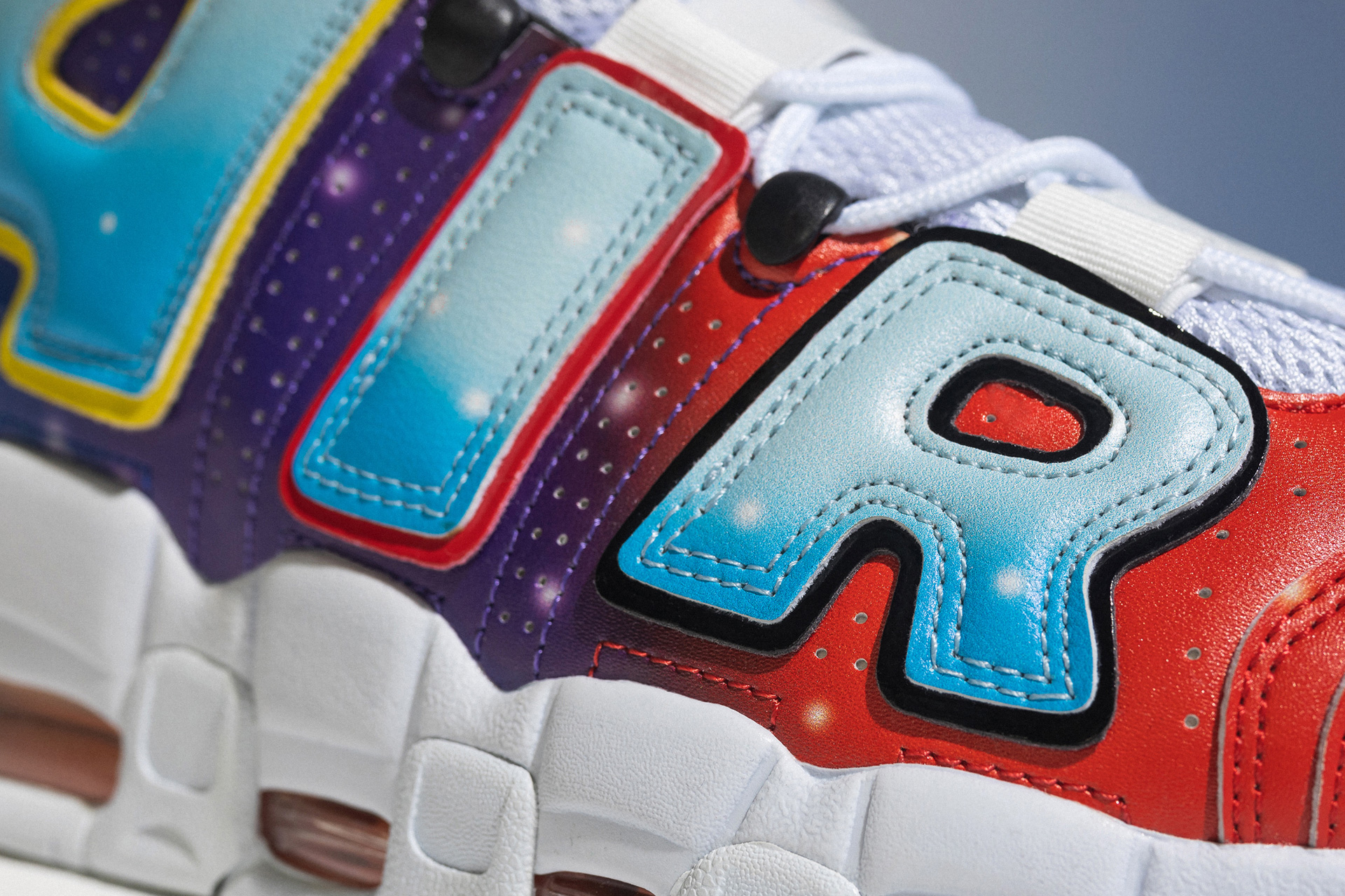 NIKE AIR MORE UPTEMPO