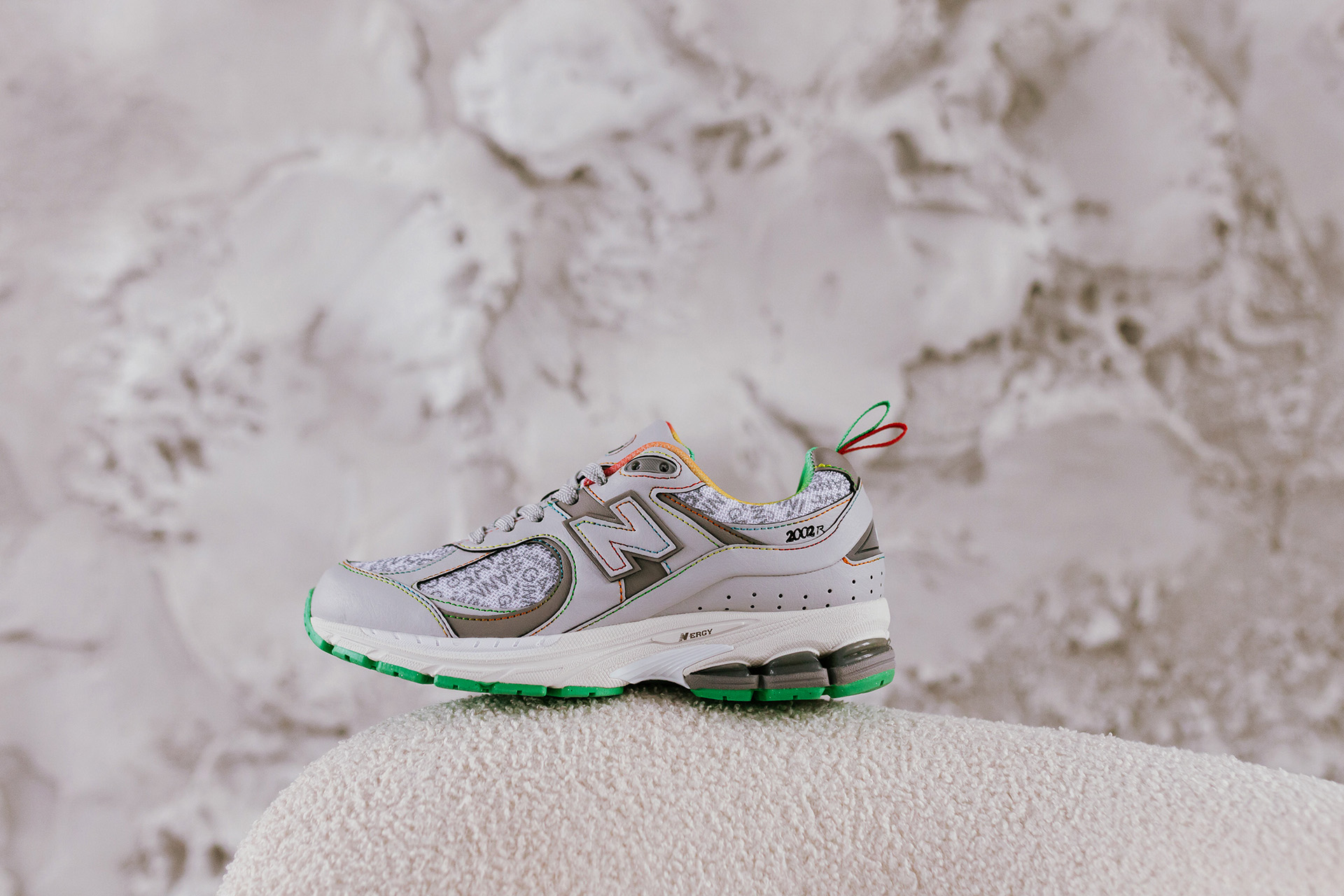 GANNI x NEW BALANCE 2002R