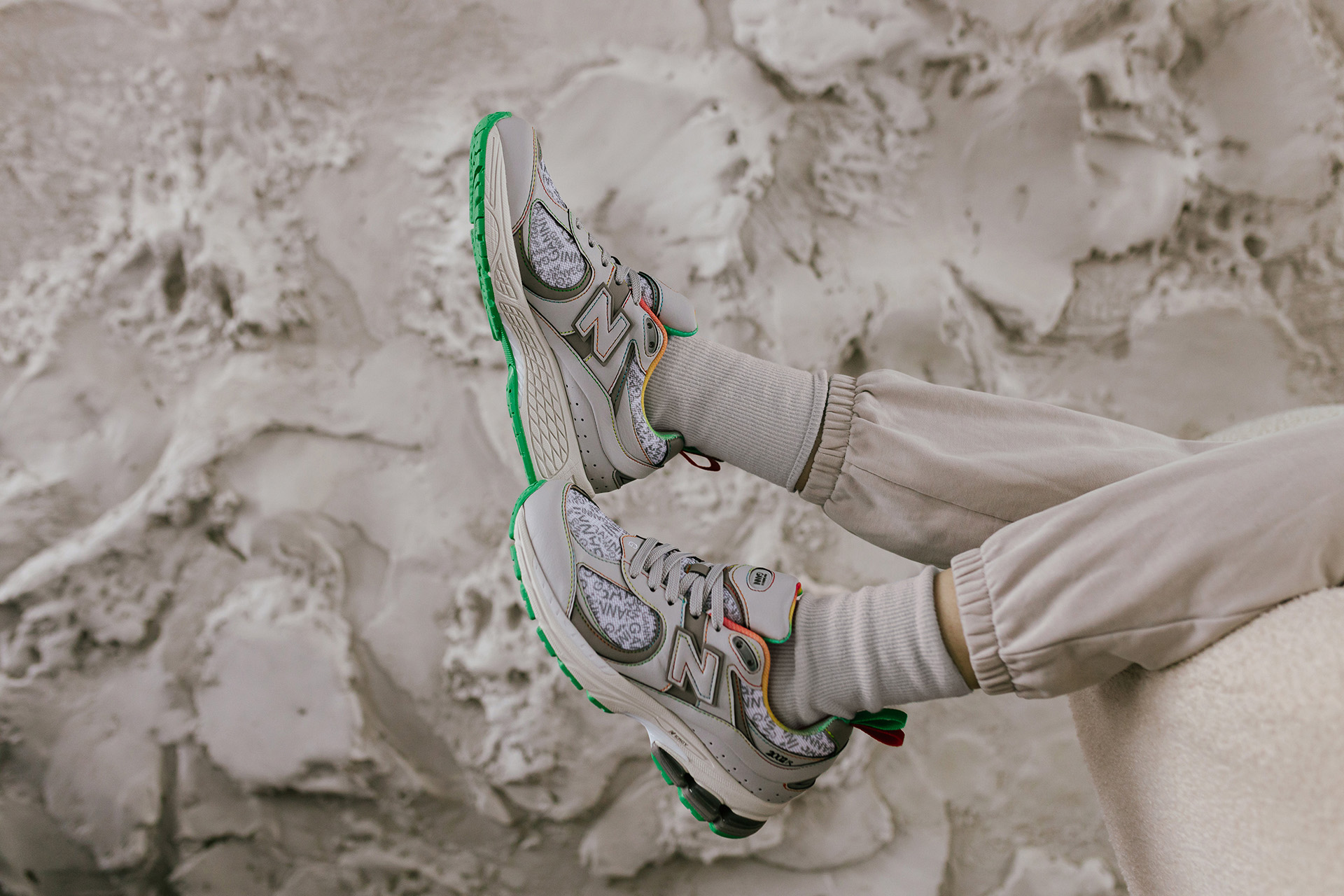 GANNI x NEW BALANCE 2002R