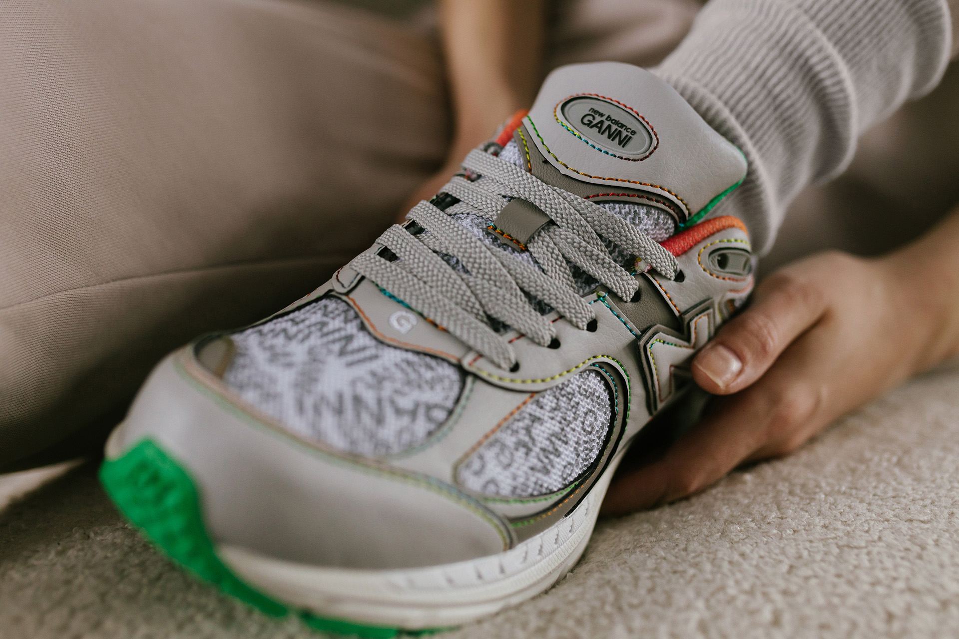 GANNI x NEW BALANCE 2002R