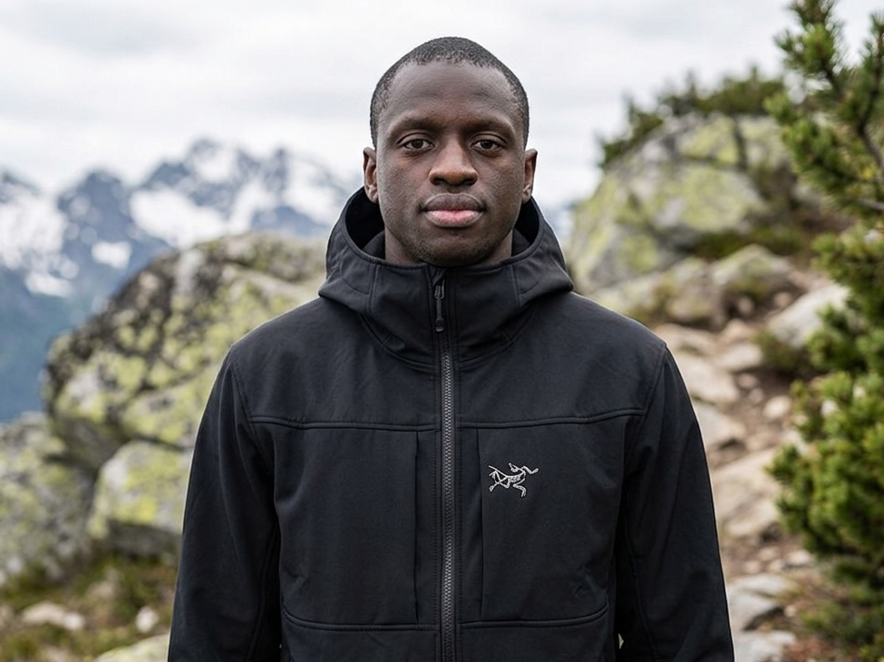 Что такое gorpcore и почему все носят Arc'teryx