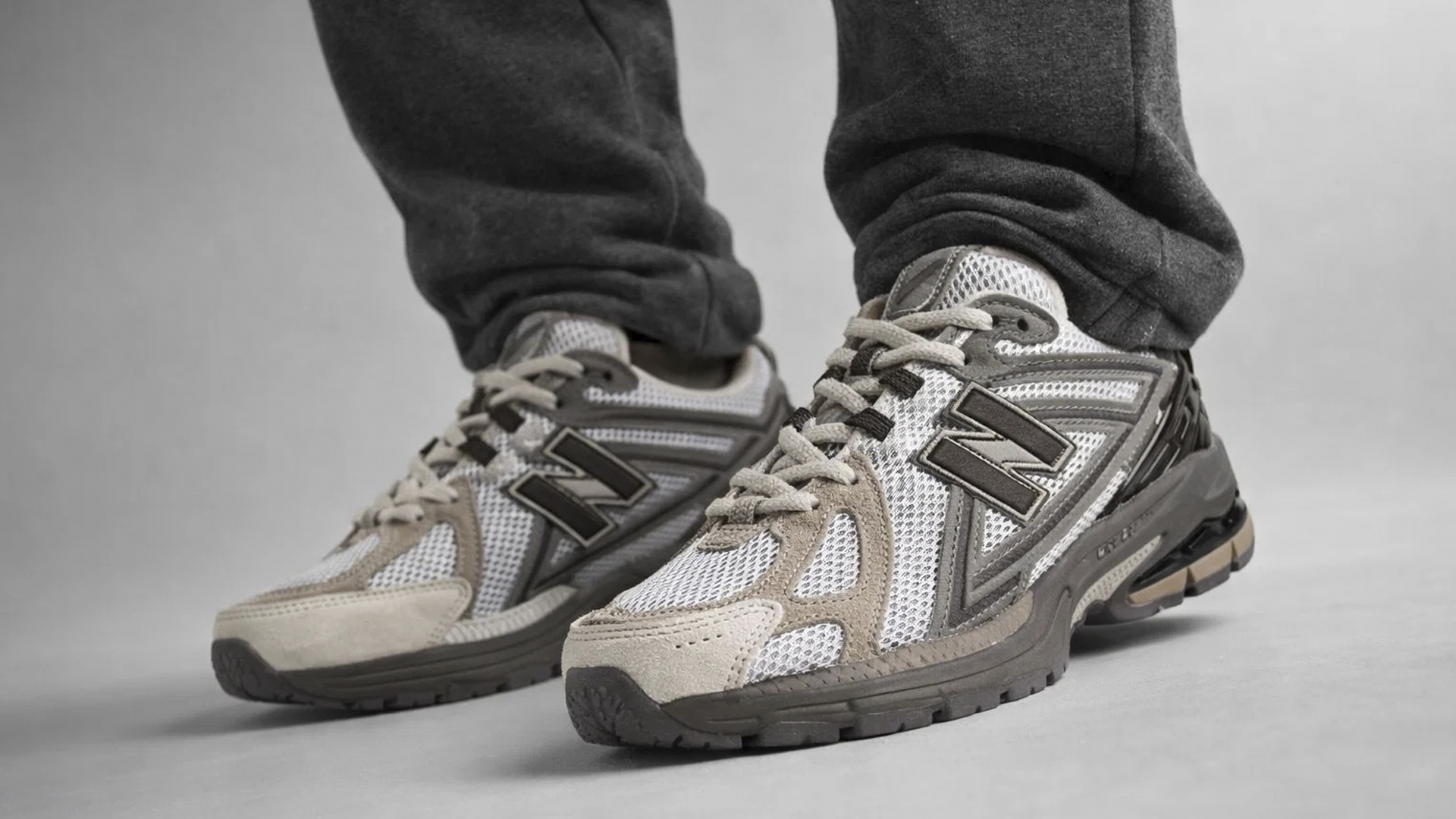 Современные кроссовки New Balance 1906R для жизни в городе