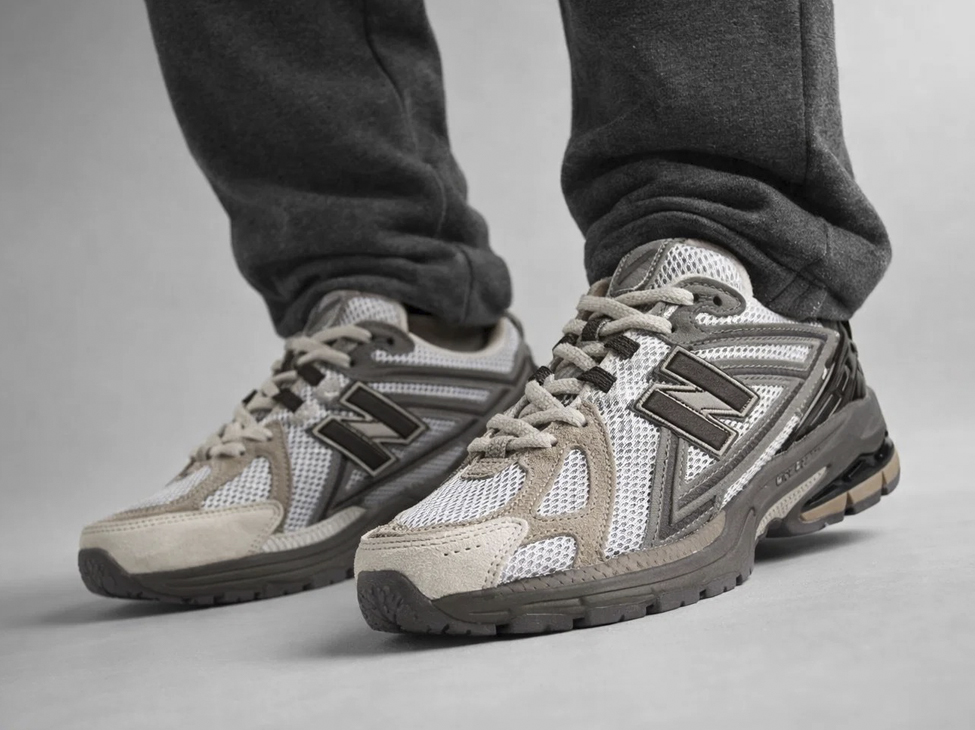 Современные кроссовки New Balance 1906R для жизни в городе