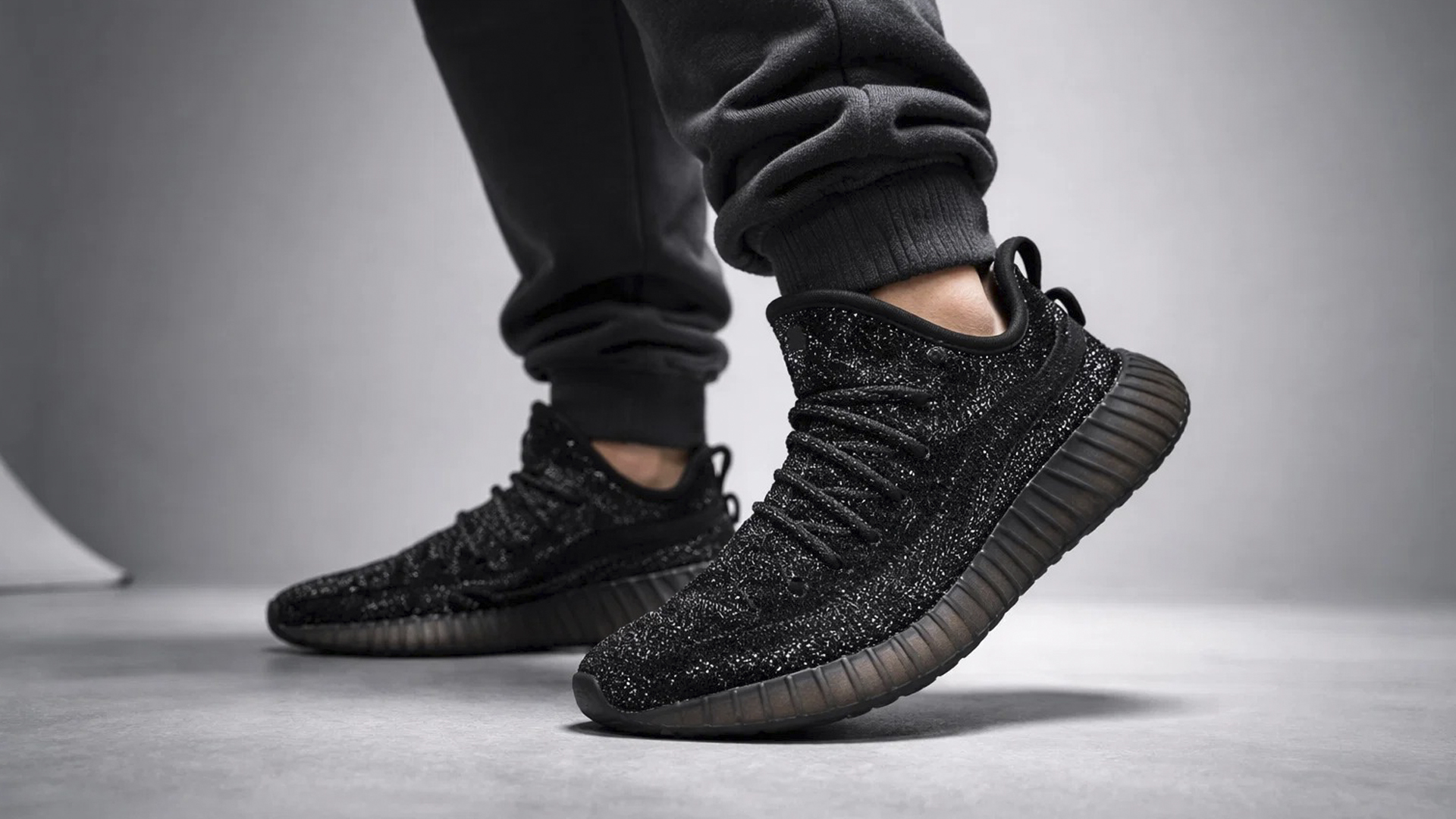 Легендарные кроссовки Adidas Yeezy Boost 350 V2