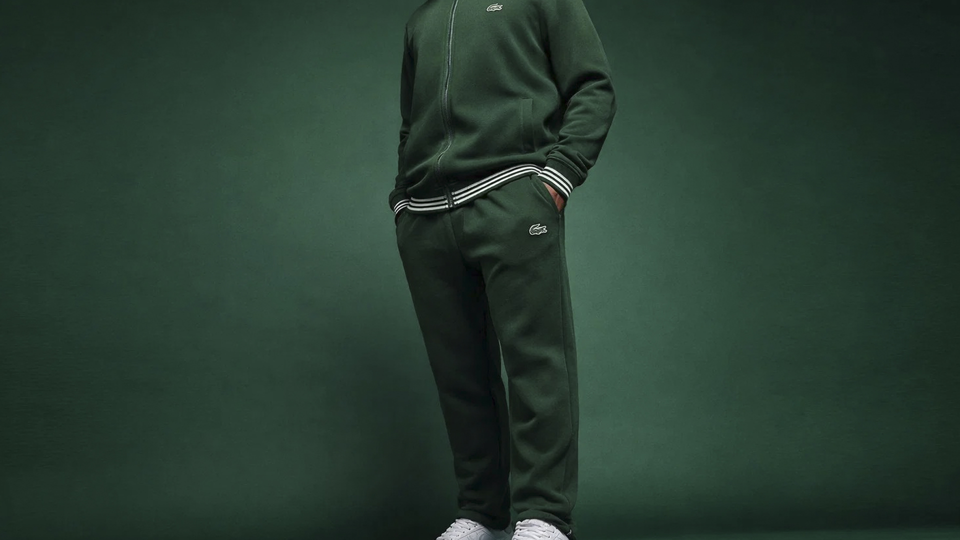 Почему спортивные костюмы Lacoste снова в тренде у мужчин