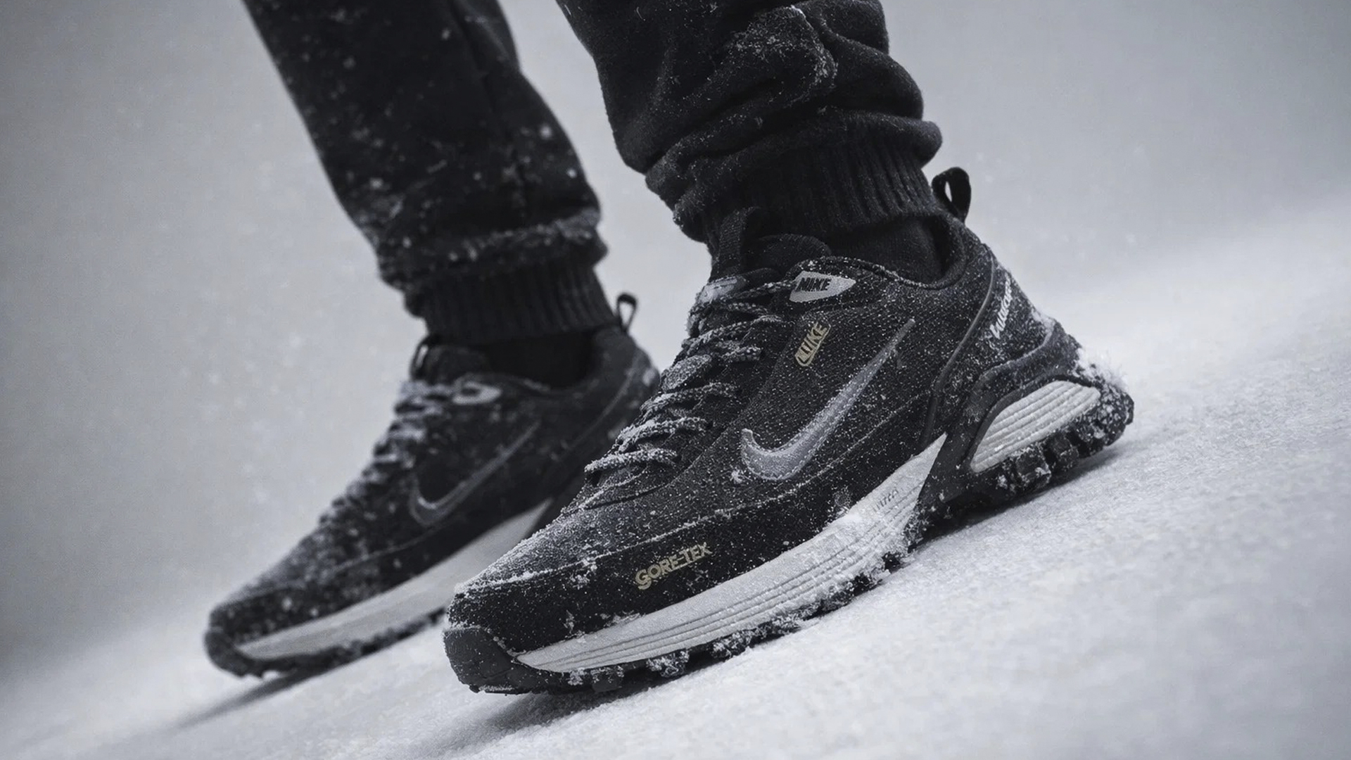 Фото зимних кроссовок Nike RIvah Low до 6.000 р