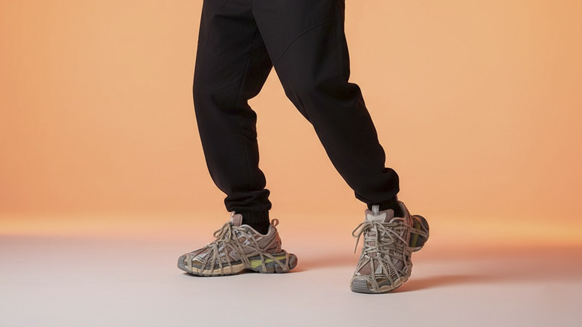 С какими штанами носят массивные оверсайз кроссовки 