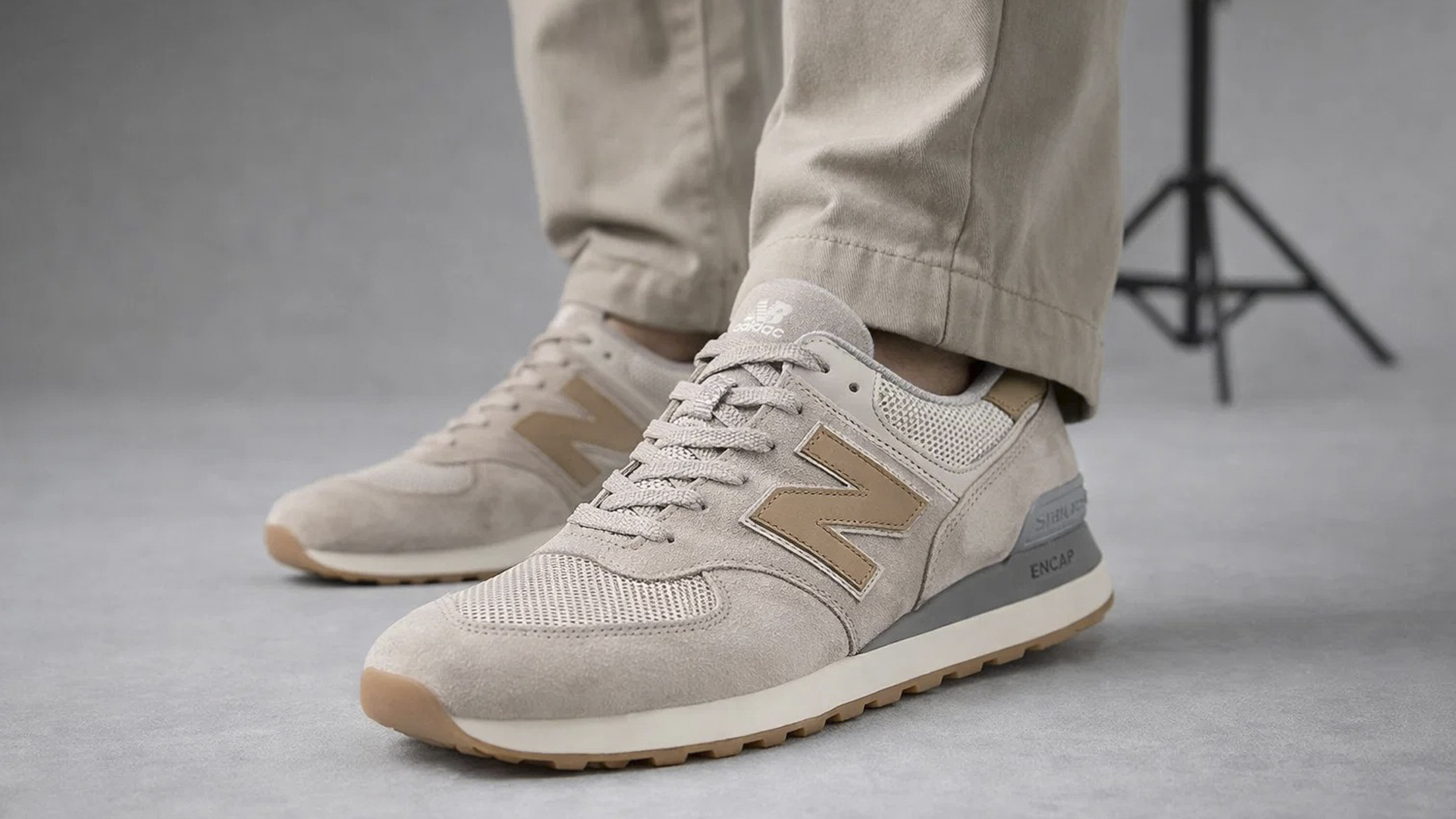Идеальные кроссовки под брюки: New Balance 574