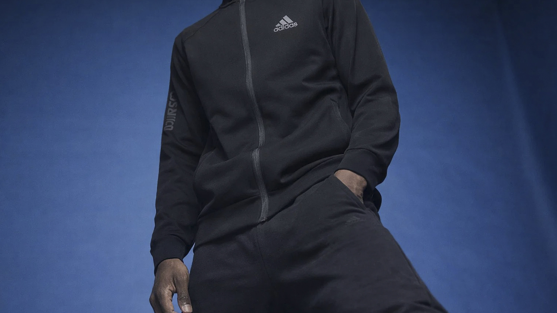 Какой низ выбрать под олимпийку парню и девушке