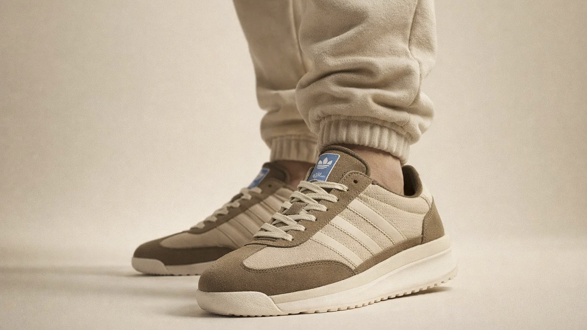 Распродажа кроссовок Адидас: более 400 пар 