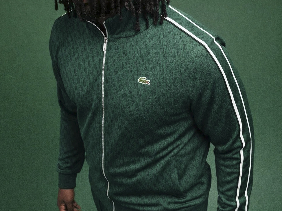 Зеленый костюм Лакост для мужчины в 2026 году