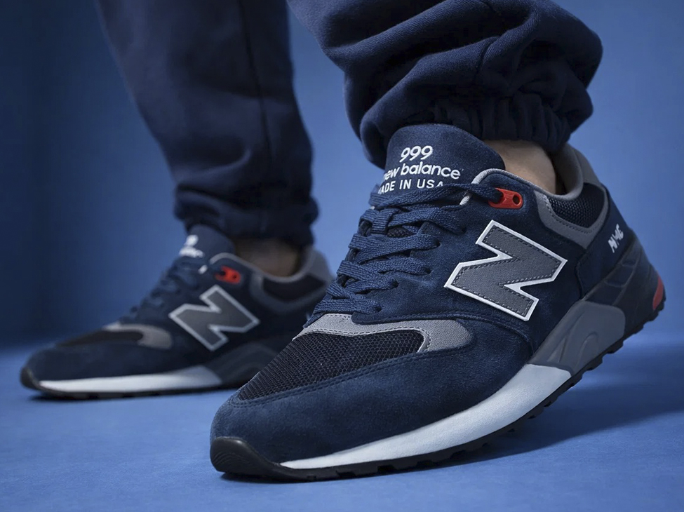 Универсальные кроссовки Нью Баланс 999 под спортивки и джинсы