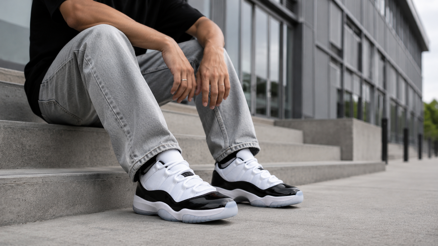 Air Jordan 11 Low в повседневном streetwear-образе
