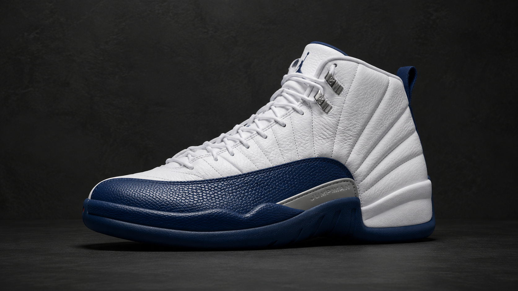 Детали верха и боковой панели Air Jordan 12