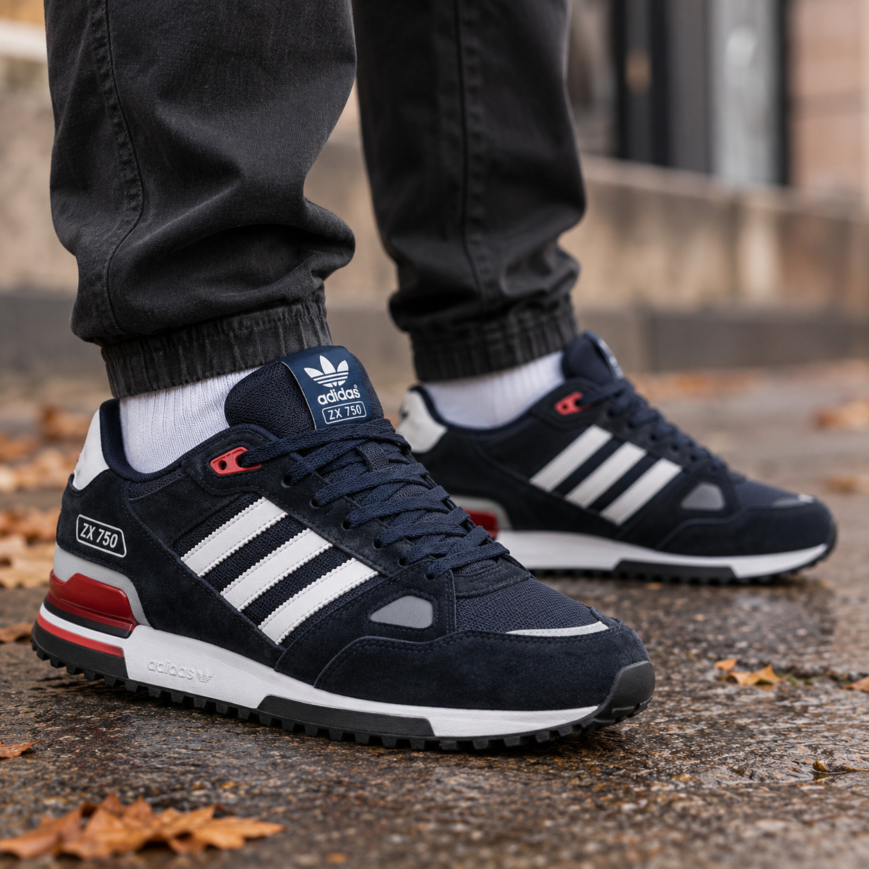 Adidas ZX 750 — крупный план на ноге