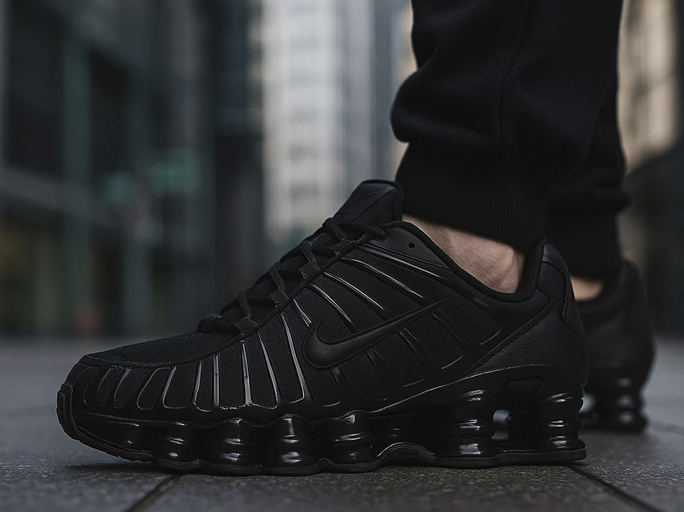 Кроссовки для тех, кому надоела классика: Nike Shox TL