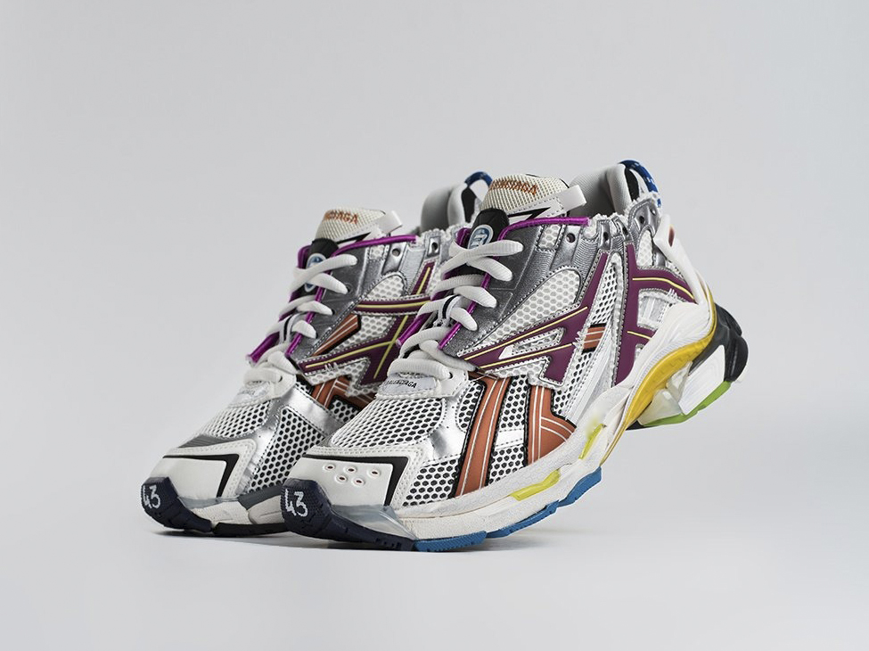Модные кроссовки Balenciaga Runner со спортивным силуэтом