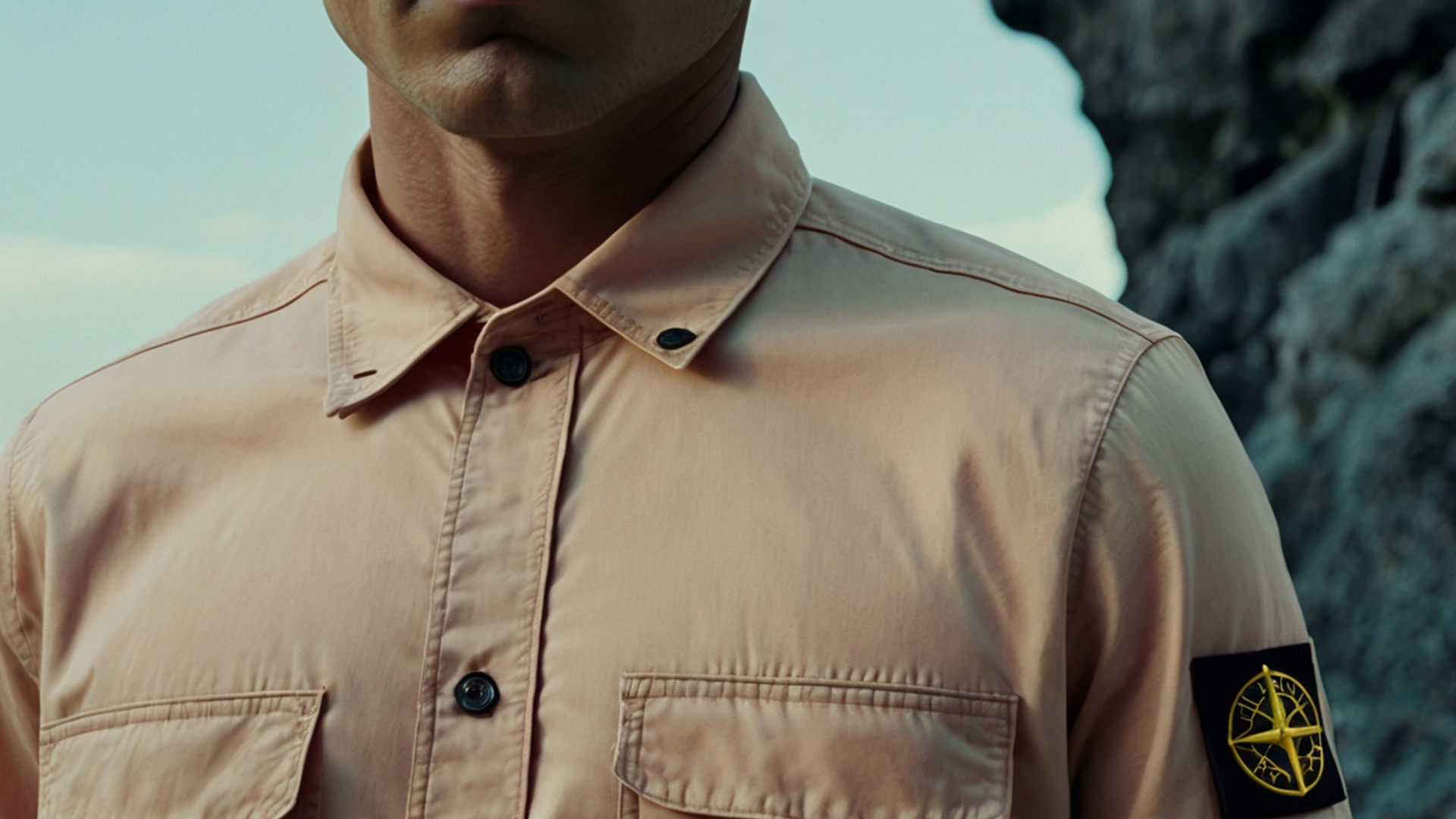 Носят ли рубашки Stone Island в 2025 году