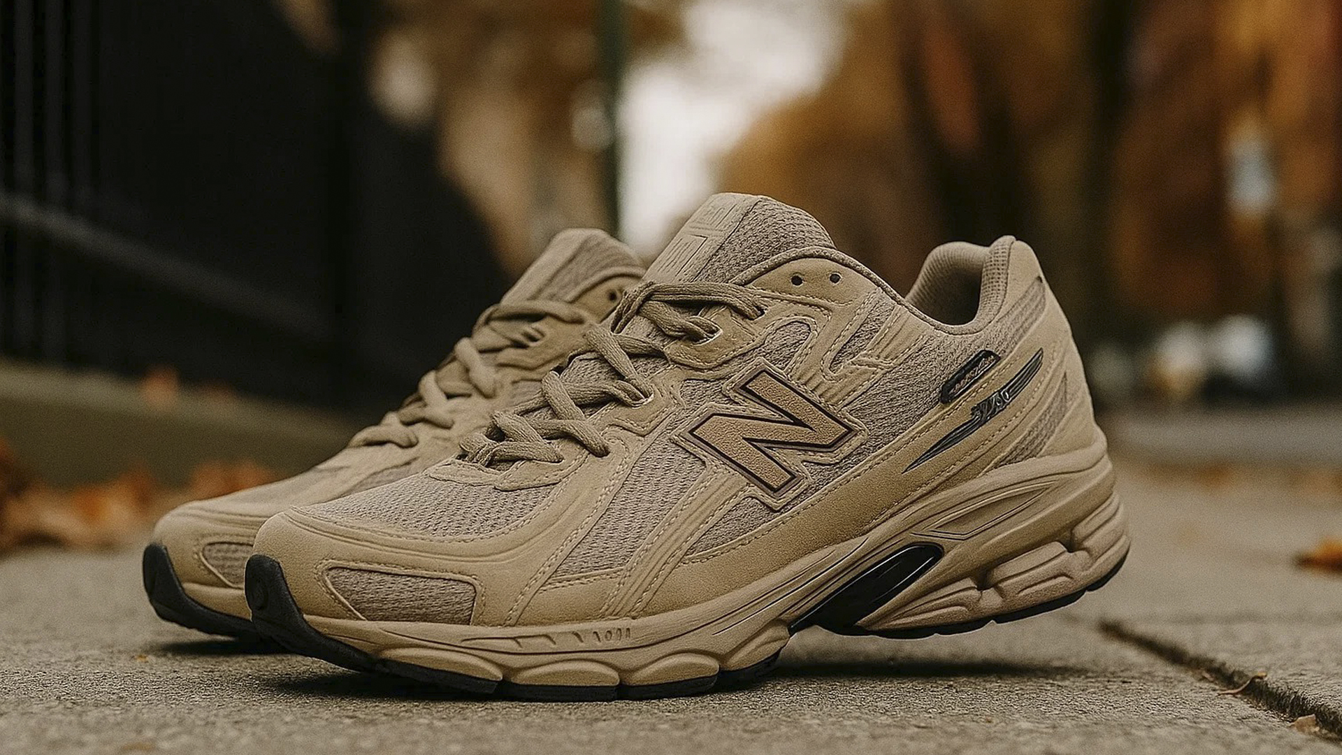 Бежевые кроссовки New Balance 740 с кэжуал дизайном