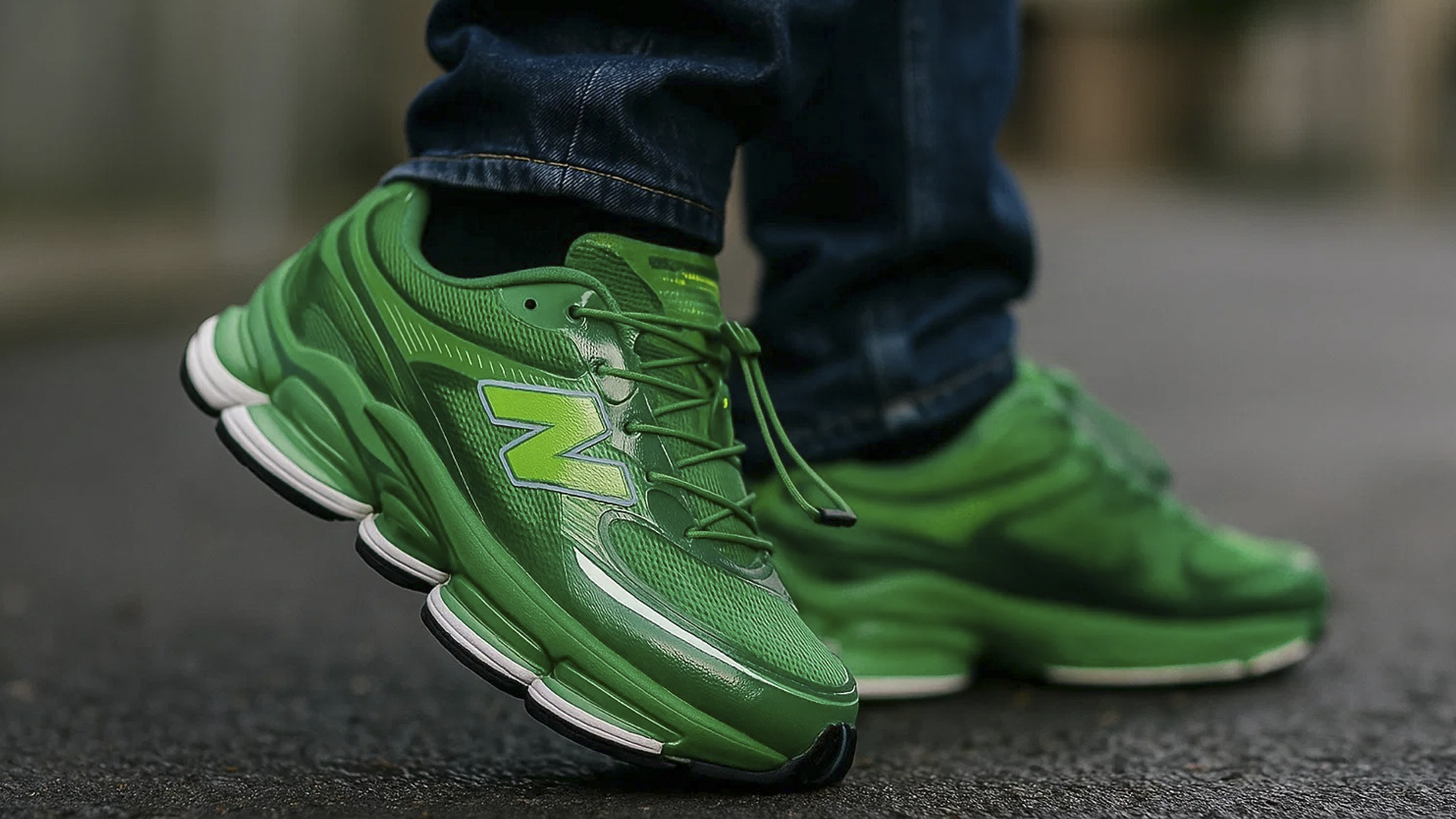 Яркие зеленые кроссовки Amine x New Balance ABZORB 2000