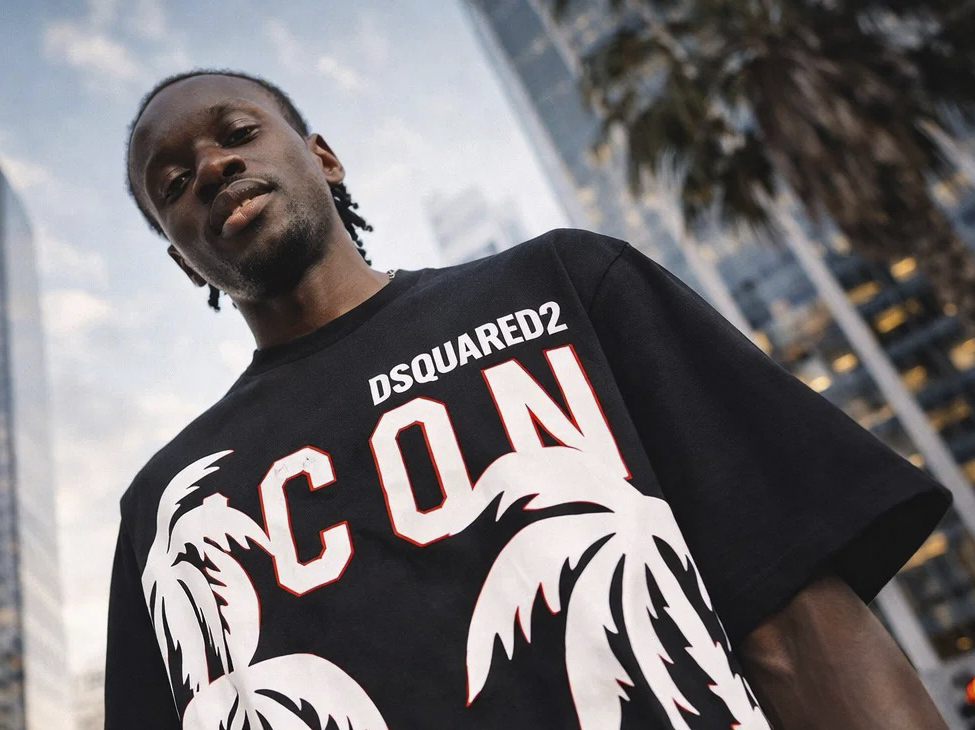 С чем носить футболку Dsquared2 в 2025 году: городские образы без перегруза