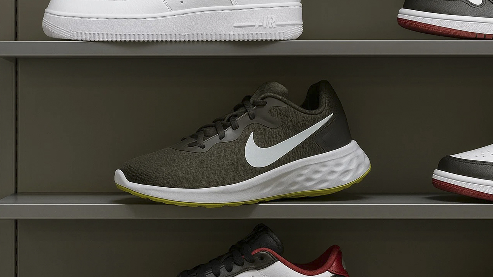 Разбор кроссовок Nike Revolution 6